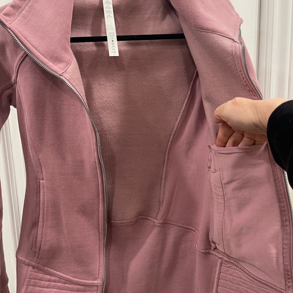 Lululemon women’s Dusty Pink Radiant Jacket in size US 2 - Picture 6 of 7